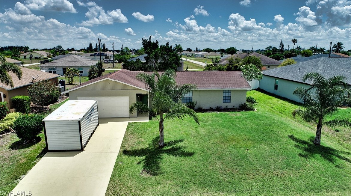 1323 7th Pl, Cape Coral, FL 33909-1011