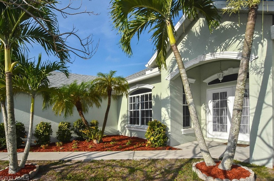 2532 25th Pl, Cape Coral, FL 33904-3318