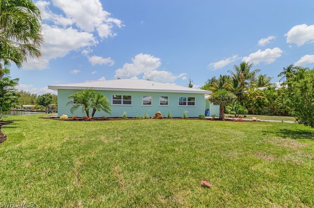 2704 Sanibel Blvd, Saint James City, FL 33956