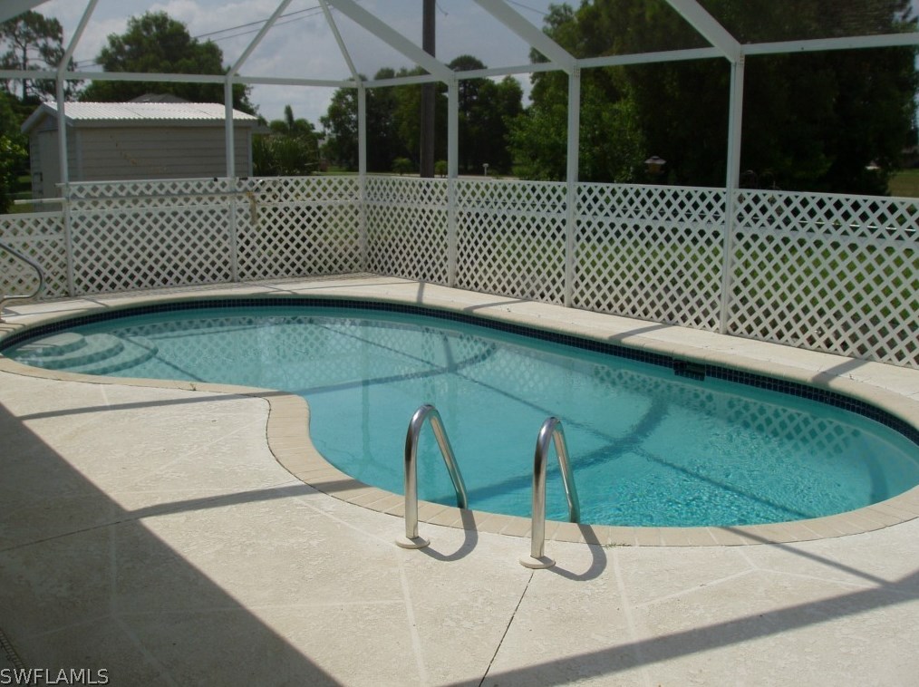 1906 38th Ln, Cape Coral, FL 33914-5572