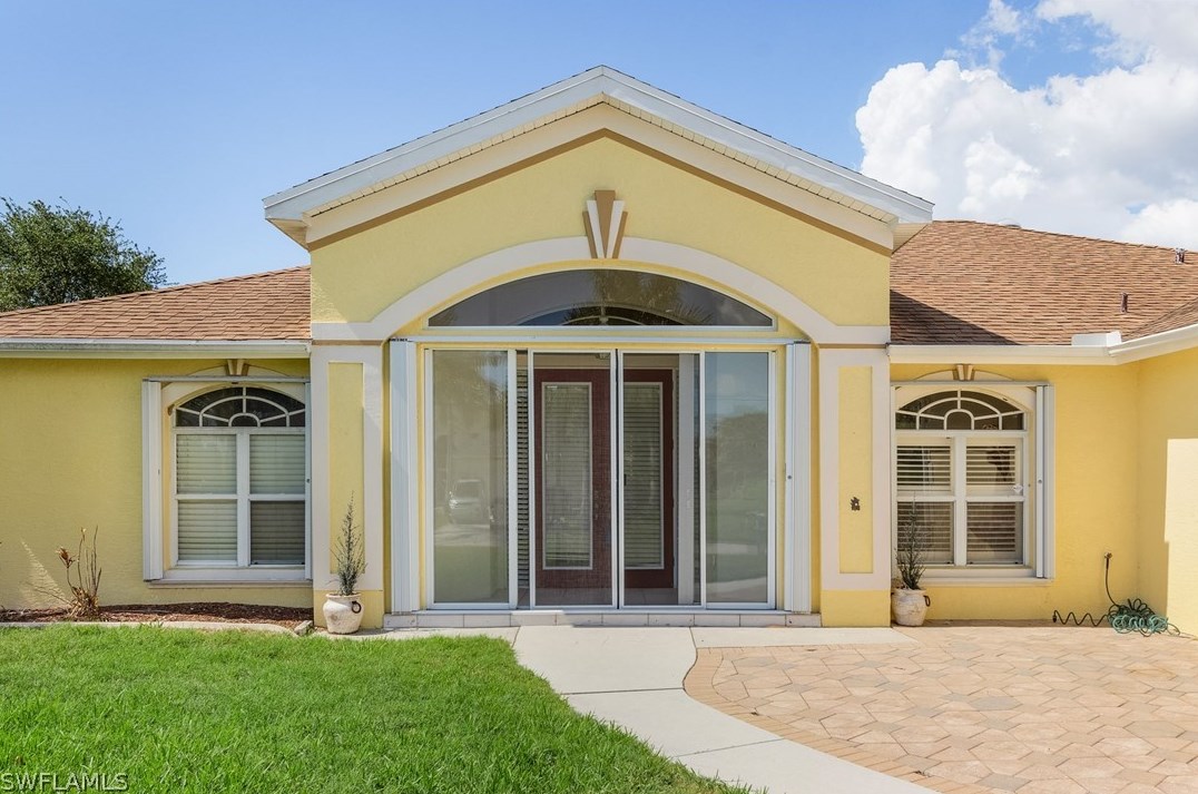 2943 17th Ter, Cape Coral, FL 33993-4860