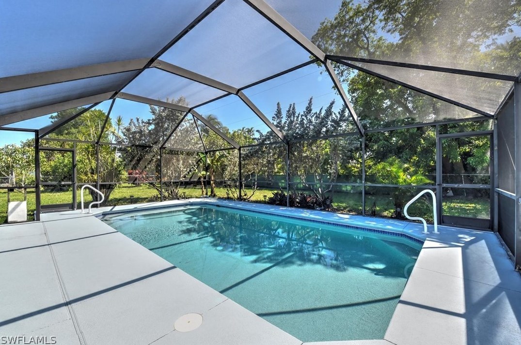 5212 Santa Rosa Ct, Cape Coral, FL 33904-5698