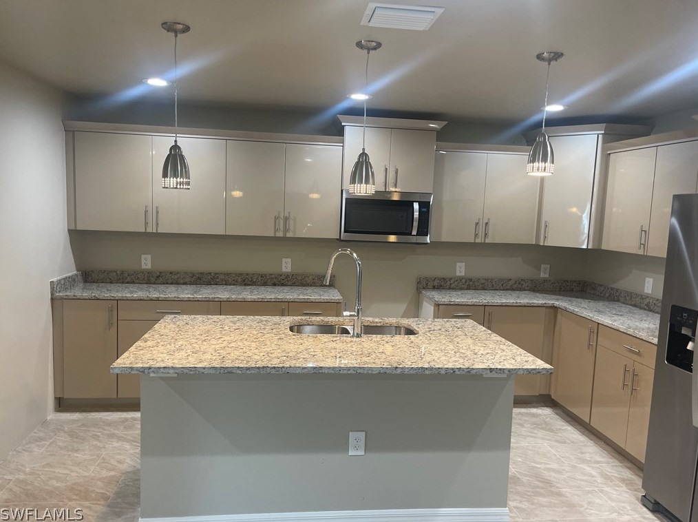 2088 Fountain St, Fort Myers, FL 33916-4428