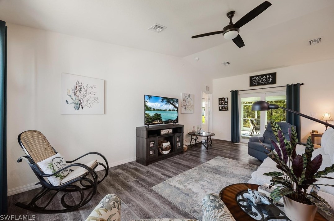 6040 Moss Cir, Labelle, FL 33935-5469