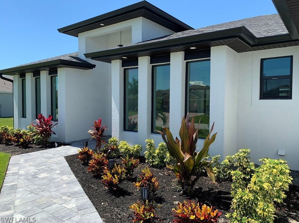 1733 39th St, Cape Coral, FL 33904-5080