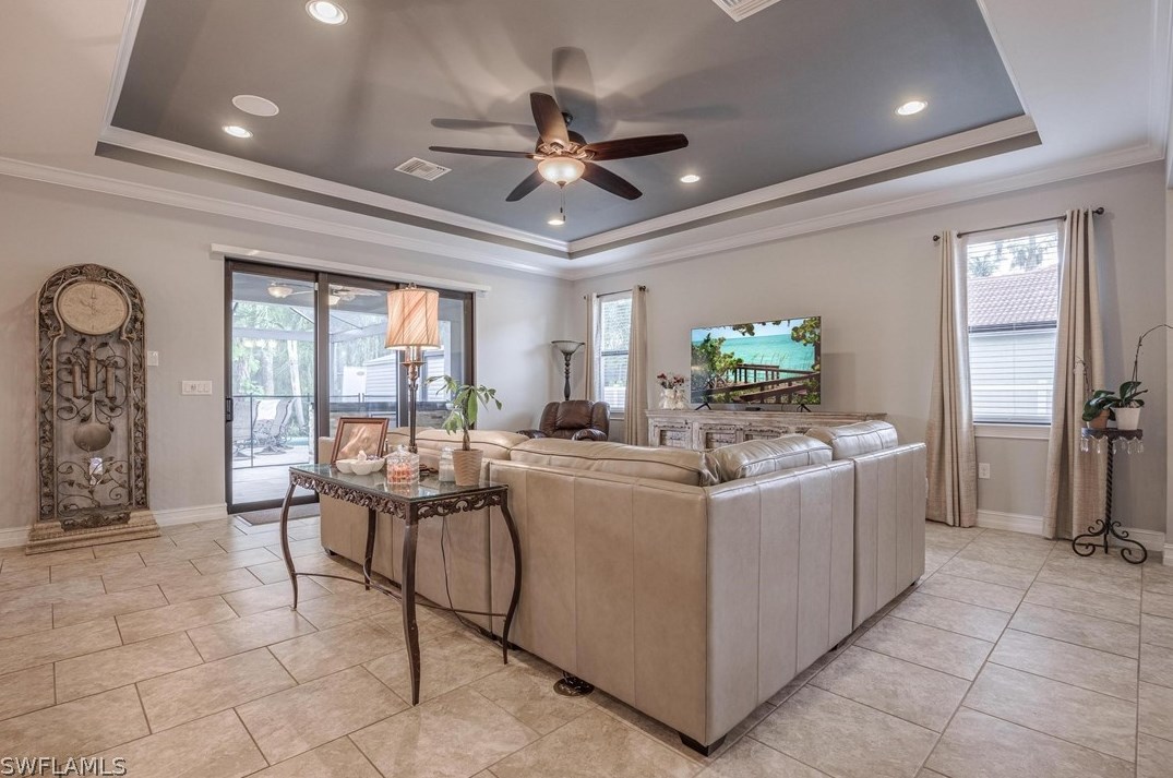 1326 Jambalana Ln, Fort Myers FL  33901-8808 exterior