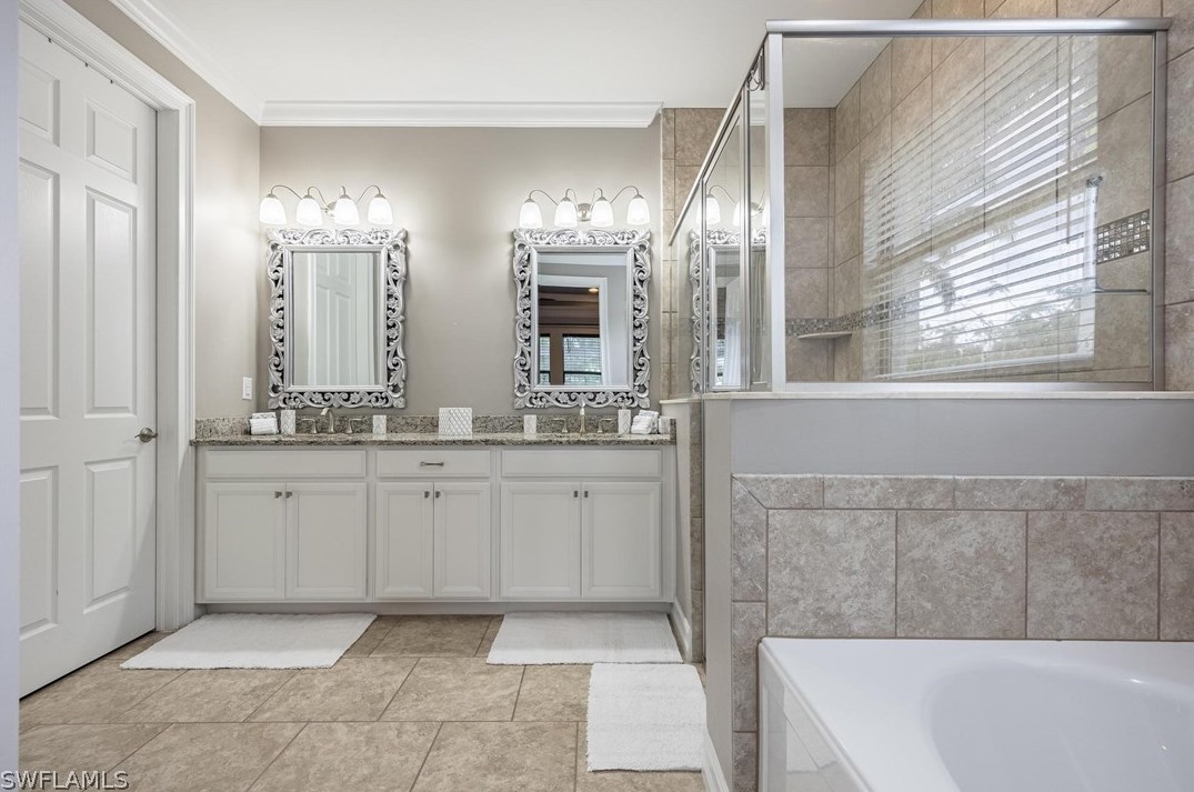 1326 Jambalana Ln, Fort Myers FL  33901-8808 exterior