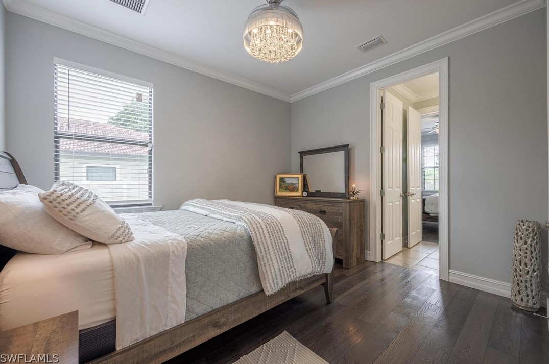 1326 Jambalana Ln, Fort Myers FL  33901-8808 exterior