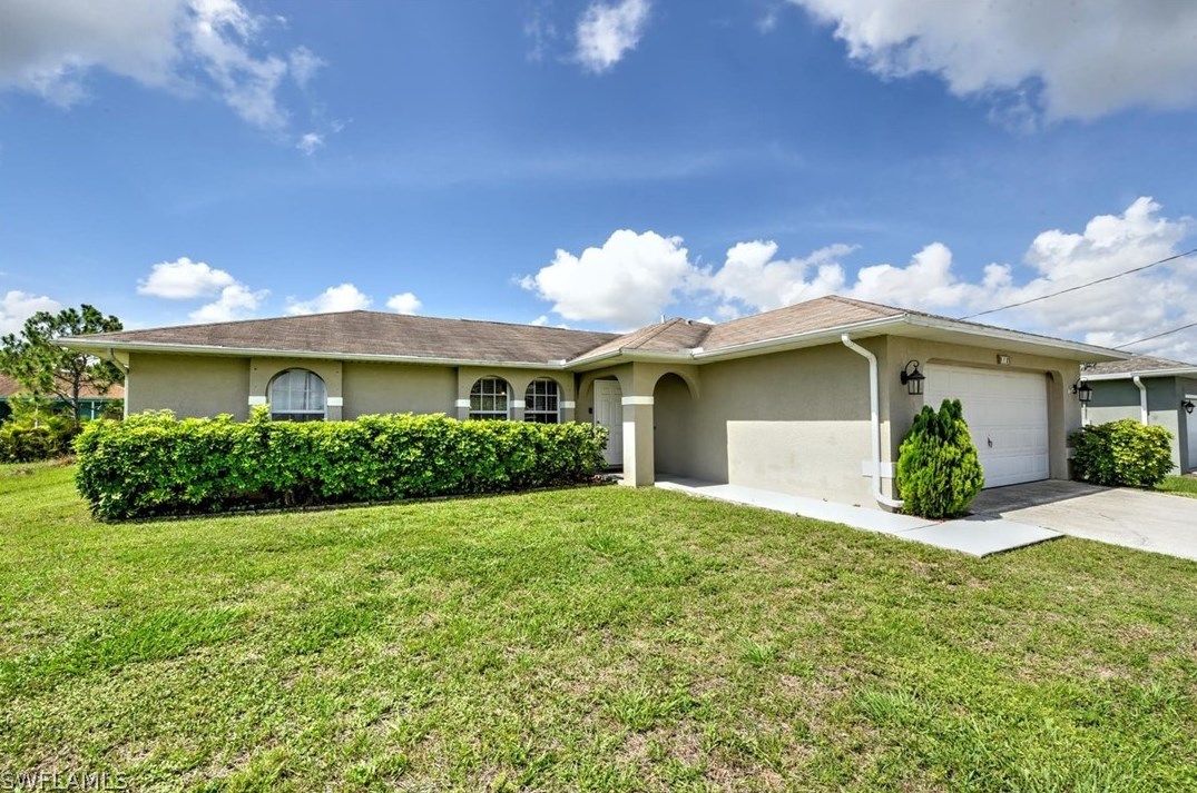 912 32nd St, Cape Coral, FL 33904-2940