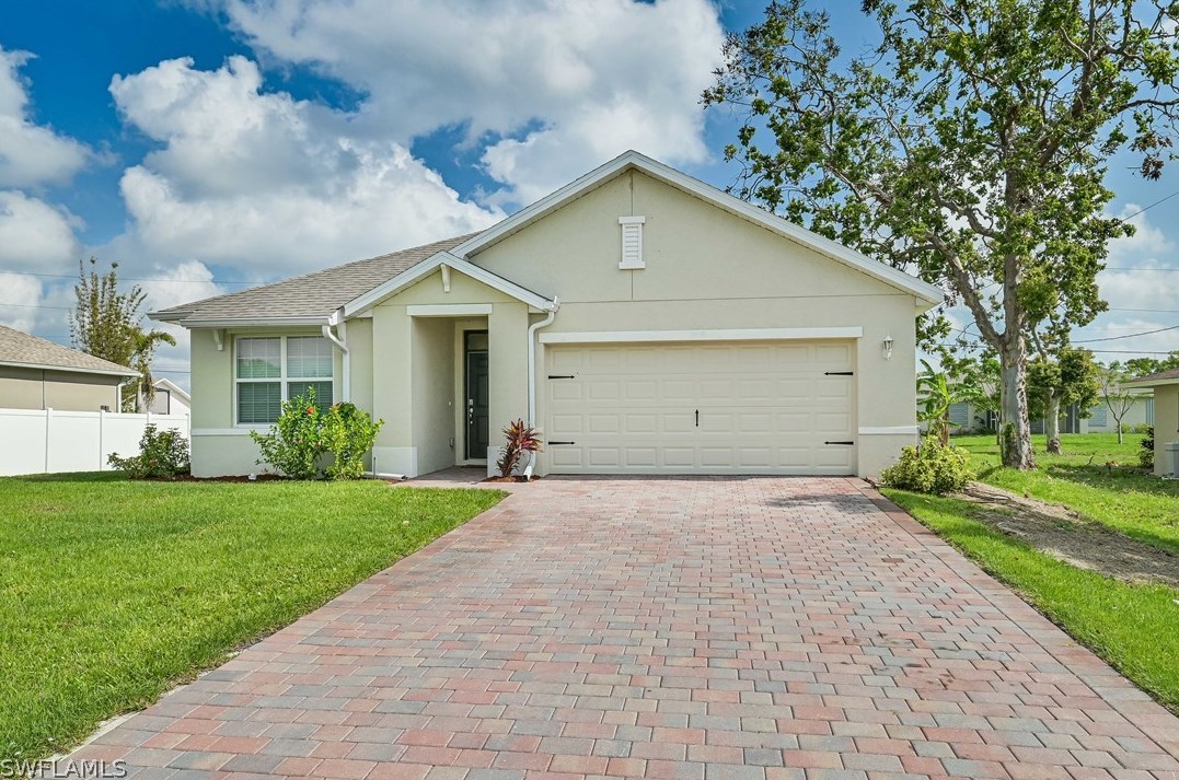 349 30th Ter, Cape Coral, FL 33904-3478