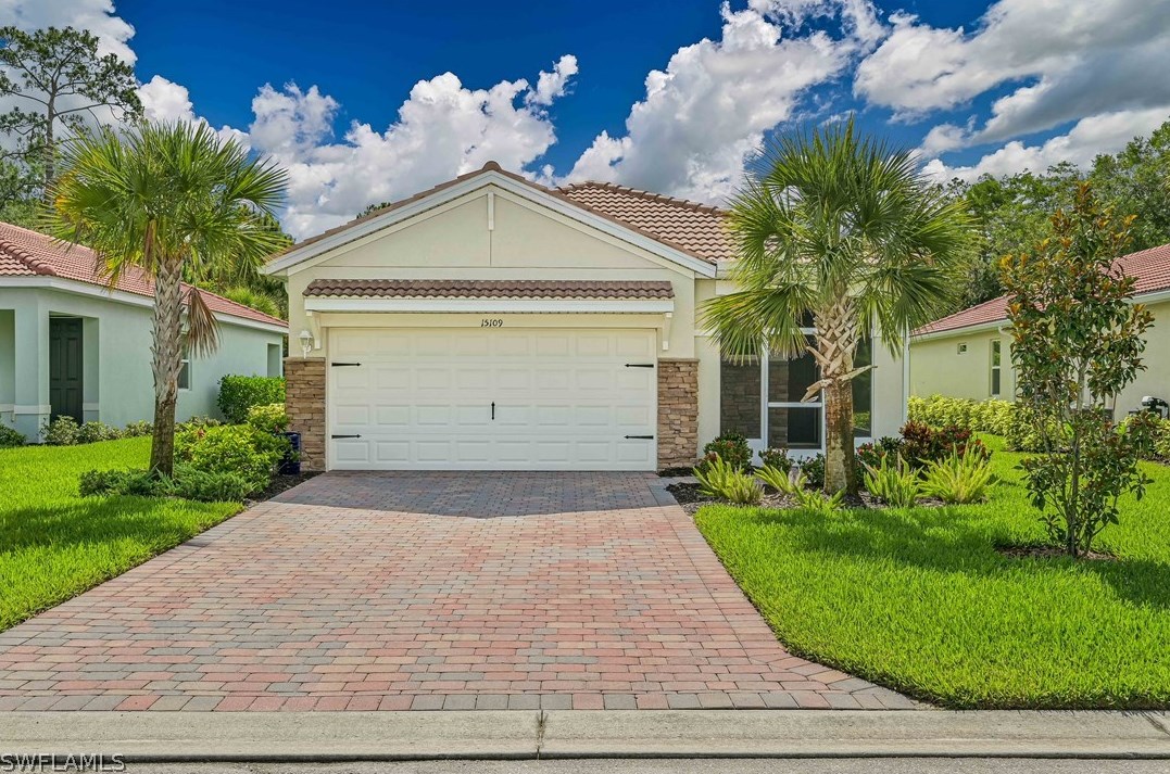 15109 Ligustrum Ln, Alva, FL 33920