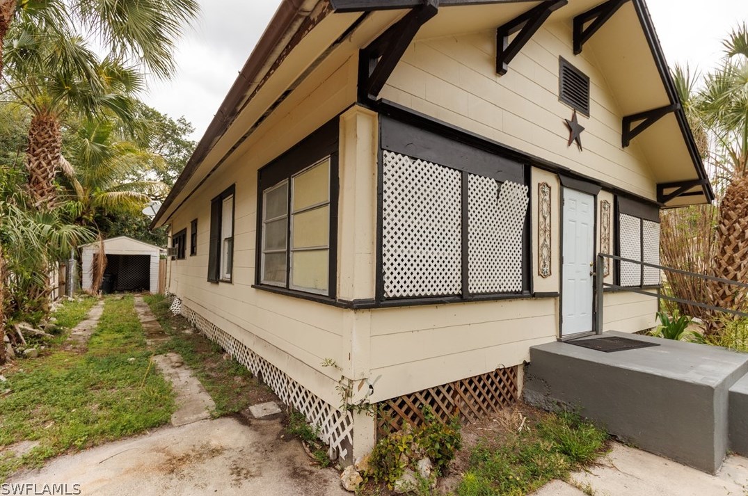2271 Franklin St, Fort Myers, FL 33901-5018