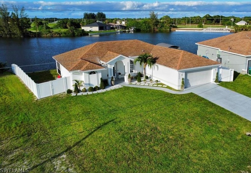 3235 17th Ln, Cape Coral, FL 33993-3671