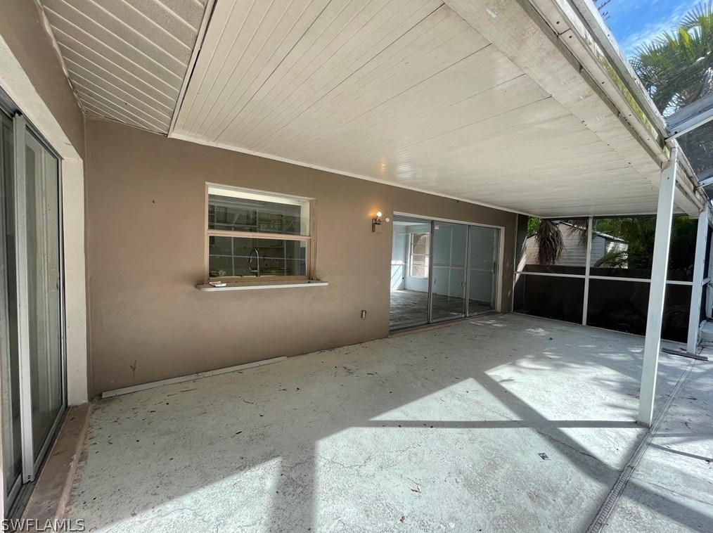 6451 Adelphi Cir, Fort Myers FL  33919-5002 exterior