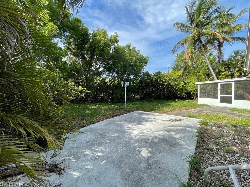 6451 Adelphi Cir, Fort Myers FL  33919-5002 exterior