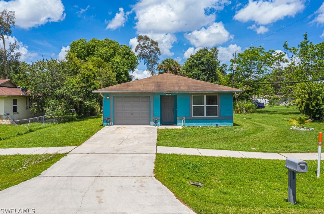 300 Clotilde Ave, Fort Myers, FL 33905-4517