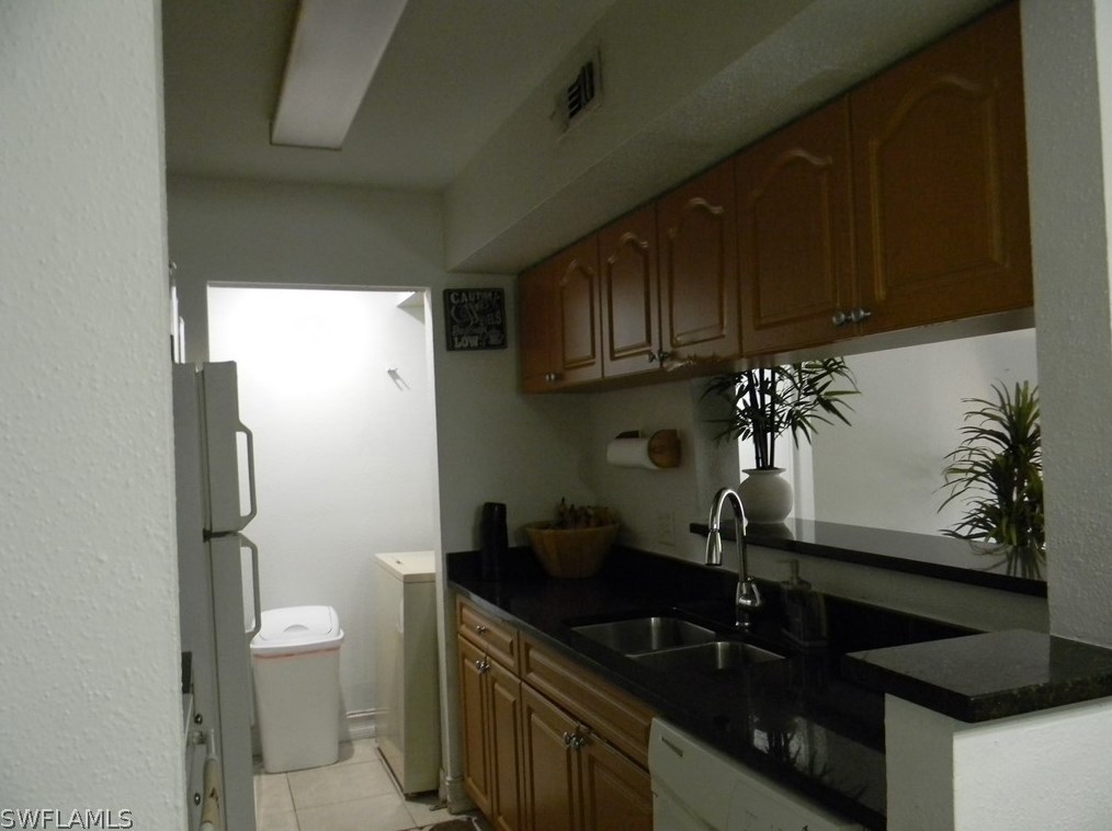 2885 Winkler Ave, Fort Myers, FL 33916-9379