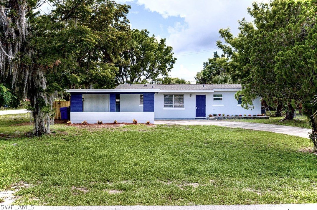 2401 Hunter St, Fort Myers, FL 33901-7324