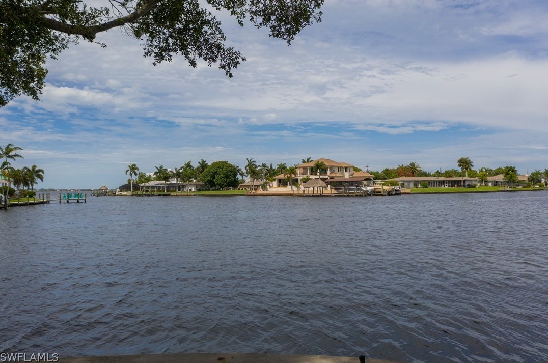 5624 Del Rio Ct, Cape Coral, FL 33904-5920