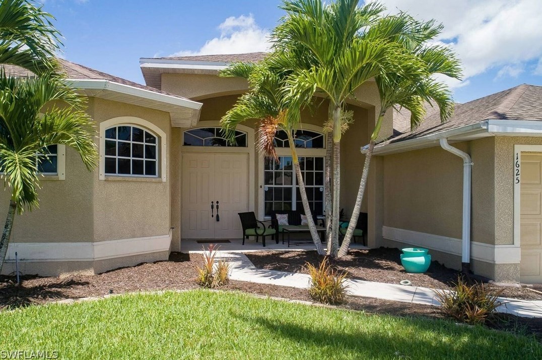 1625 33rd Ave, Cape Coral, FL 33993-3618