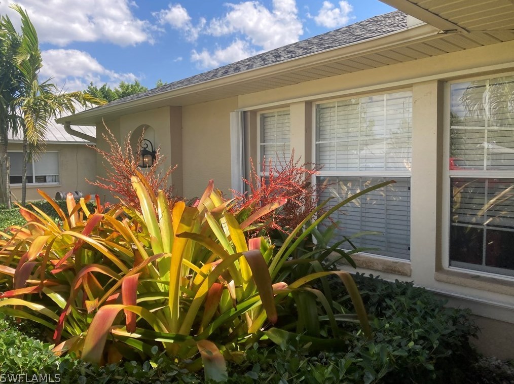 1724 1st St, Cape Coral, FL 33909-2791