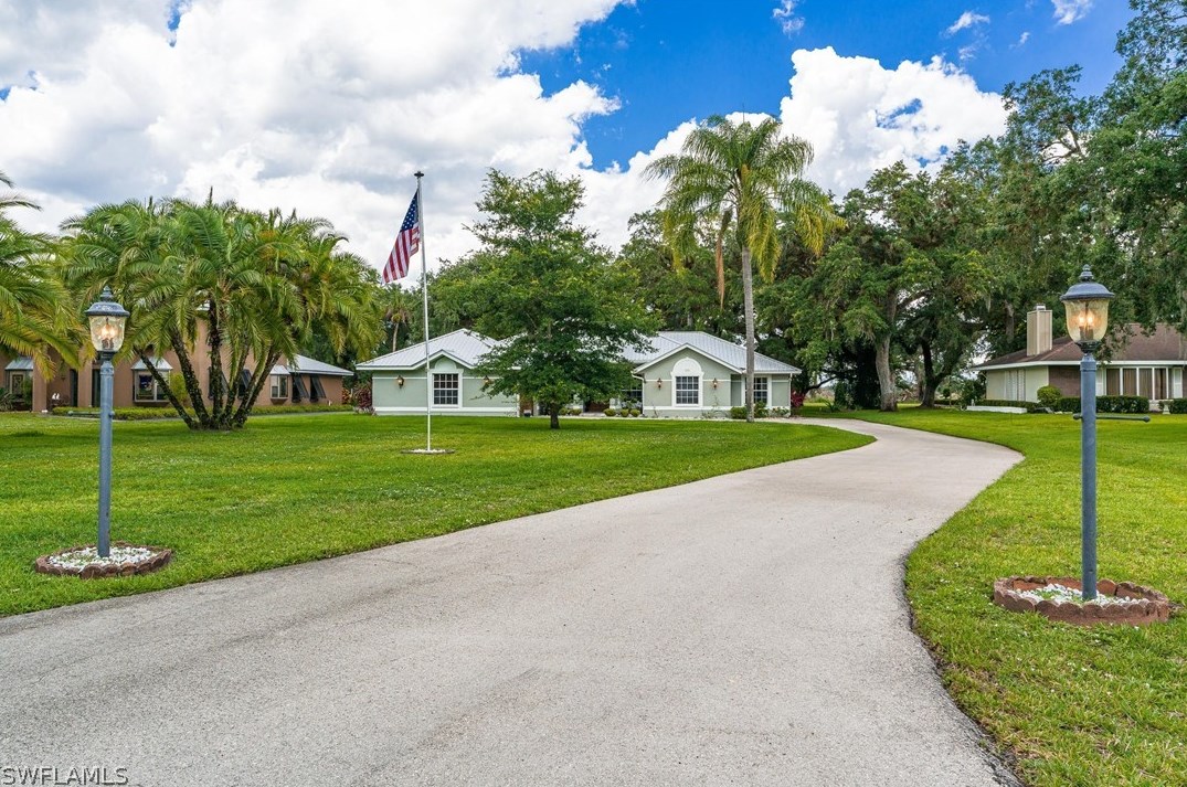 1192 Riverbend Dr, Labelle, FL 33935