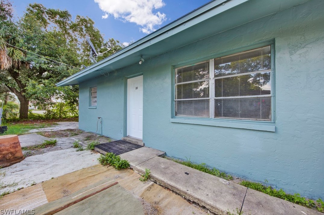 5659 4th Ave, Fort Myers, FL 33907-2973