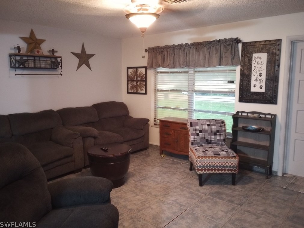 2205 Elkton Ct, Fort Myers, FL 33907-3012