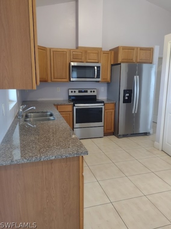 1704 Ne 11th St, Cape Coral, FL 33909