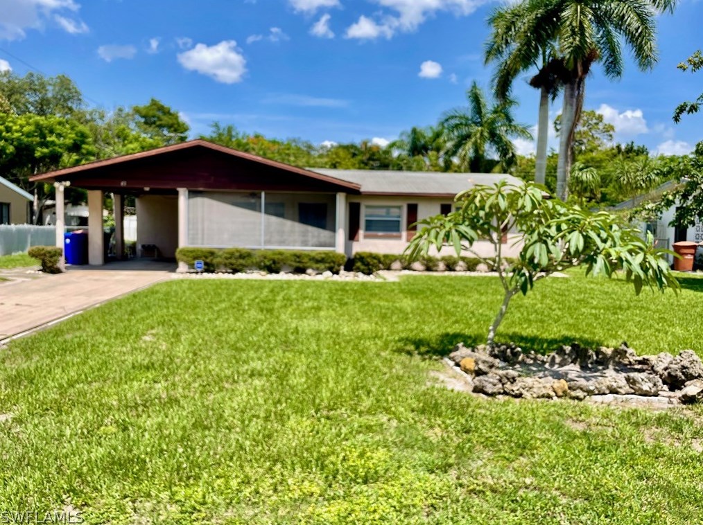 315 Rosemont Dr, Fort Myers, FL 33916-2838