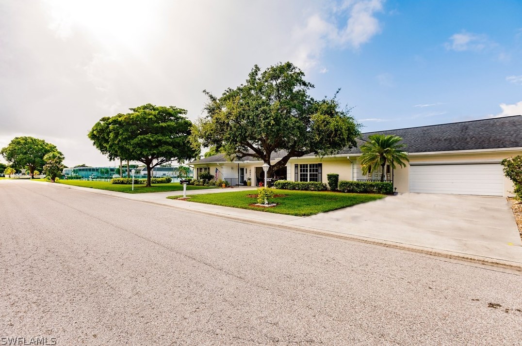1254 Hazeltine Dr, Fort Myers, FL 33919-7307