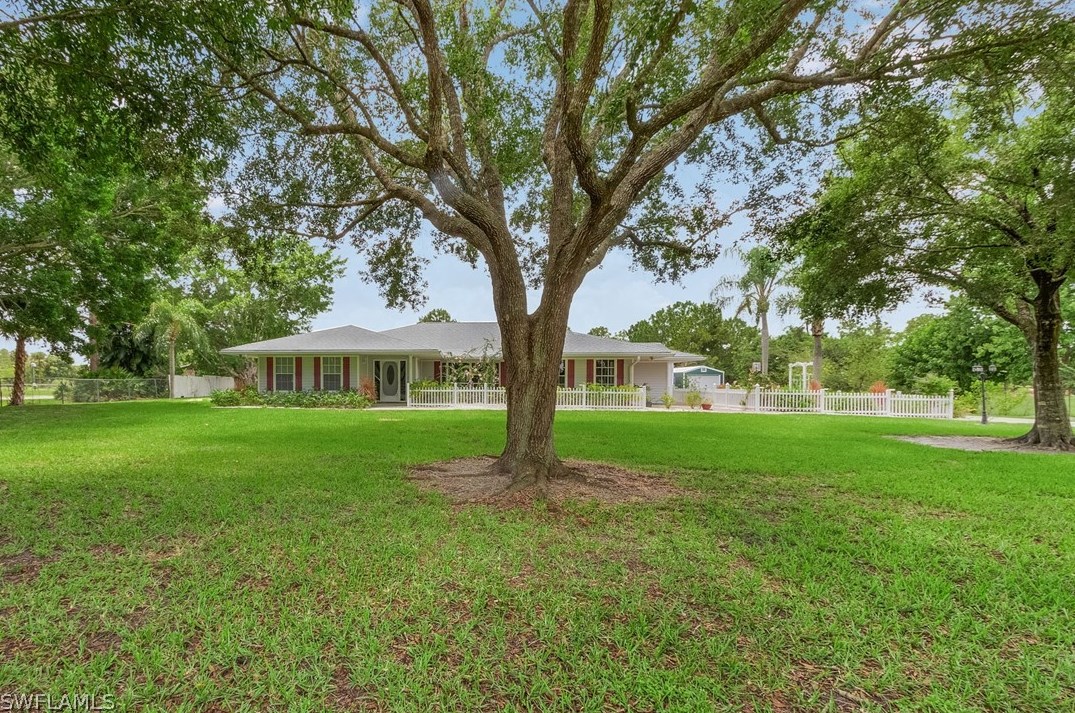 17900 Oak Creek Rd, Alva, FL 33920-3549