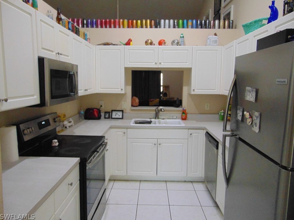 1037 11th St, Cape Coral, FL 33909-1436