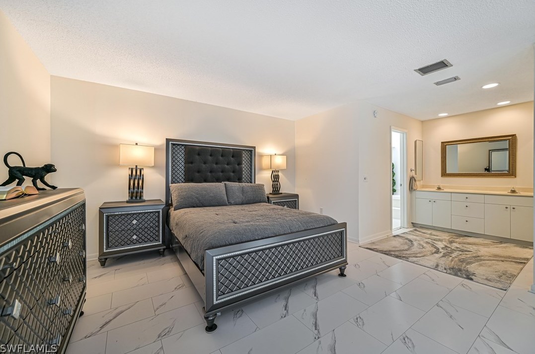 5442 Harbour Castle Dr, Fort Myers FL 33907-7846 exterior