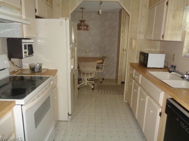 3037 Longview Ln, Fort Myers FL  33917-1570 exterior