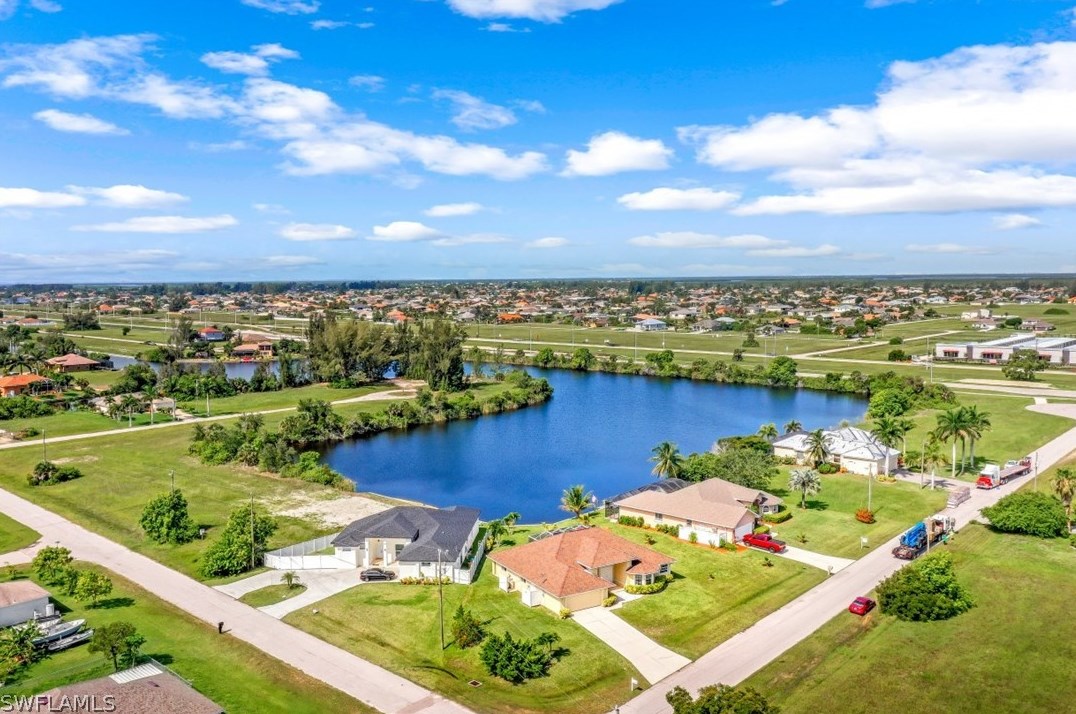 710 30th Pl, Cape Coral, FL 33993-6929