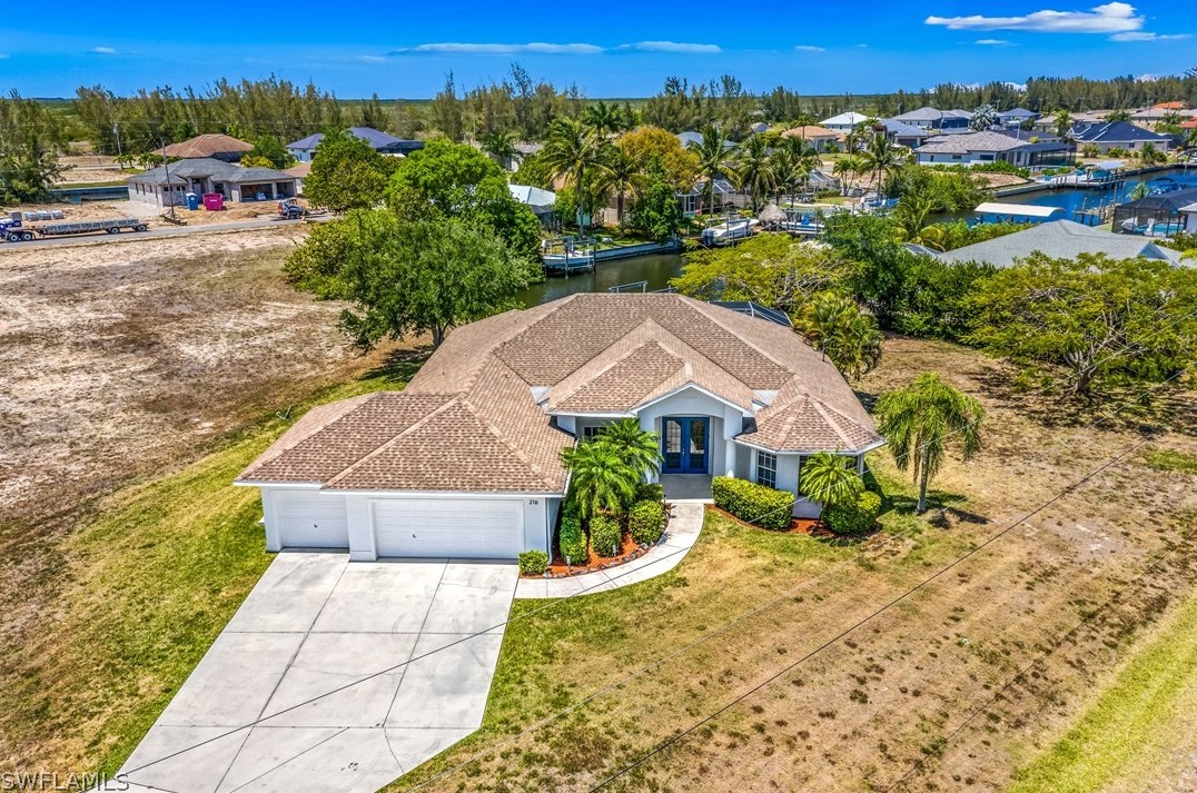 216 38th Pl, Cape Coral, FL 33993-5200