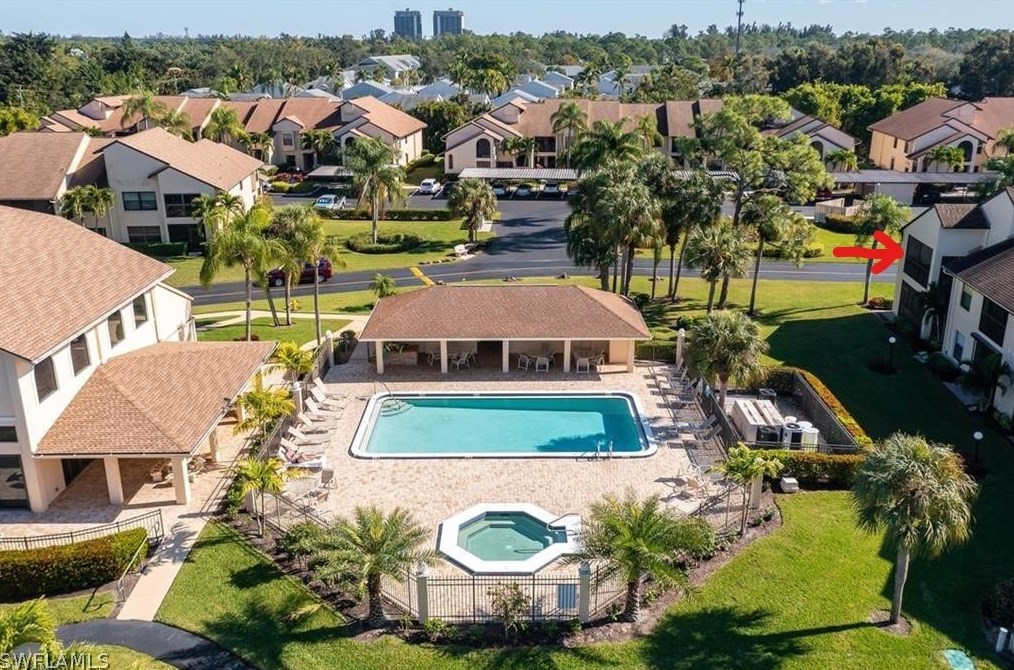 8287 Charter Club Cir, Fort Myers FL  33919-6821 exterior