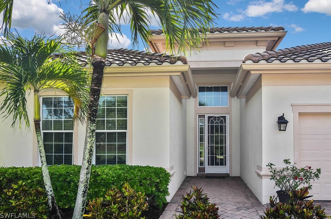 11279 Lithgow Ln, Fort Myers, FL 33913-8433