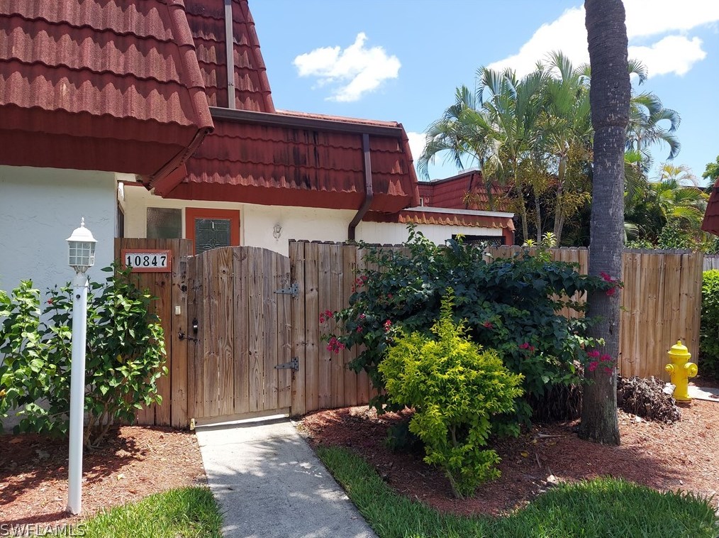 10847 Meadow Lark Cove Dr, Fort Myers, FL 33908-2144