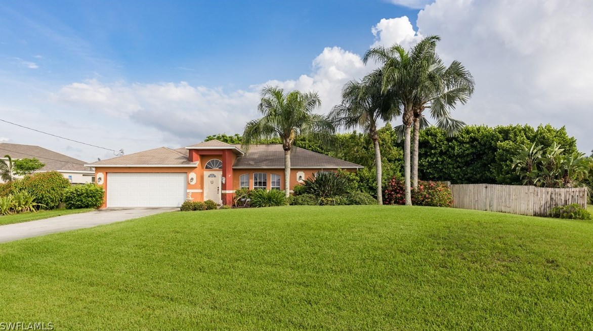 3230 Gulfstream Pkwy, Cape Coral, FL 33993-9527