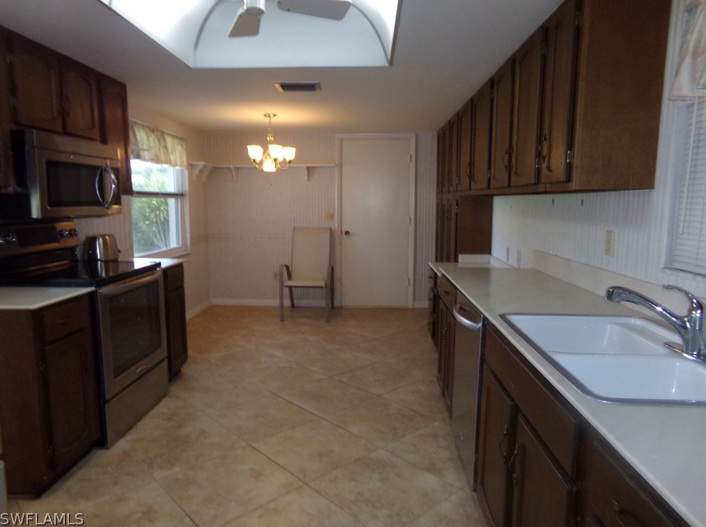 4833 Tredegar Ln, Fort Myers, FL 33919-2716