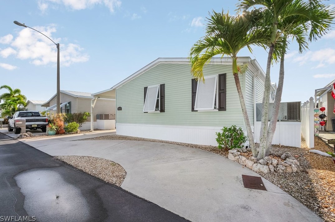 3048 Sloop Ln, Saint James City, FL 33956