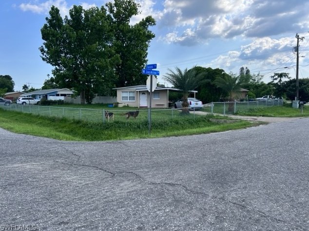 10 E Jasmine Rd, Lehigh Acres, FL 33936