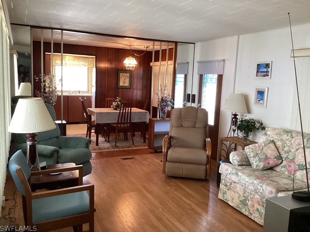 133 Chisholm Trl, Fort Myers, FL 33917-3060