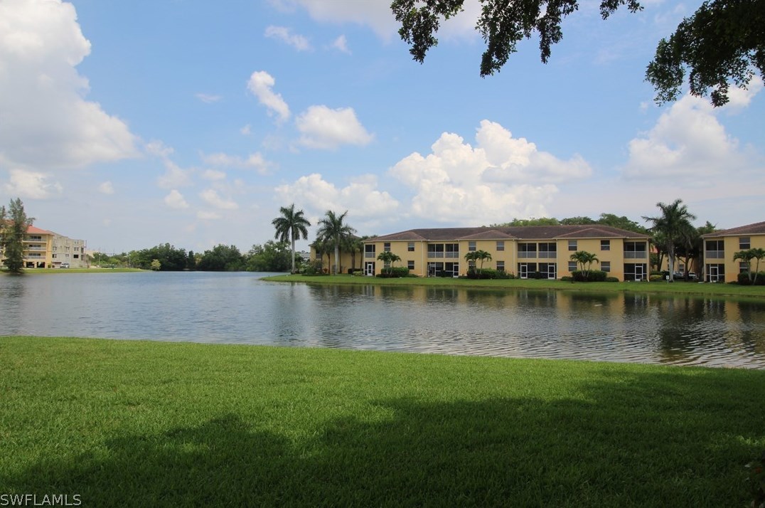 4117 Bellasol Cir, Fort Myers FL 33916-7882 exterior