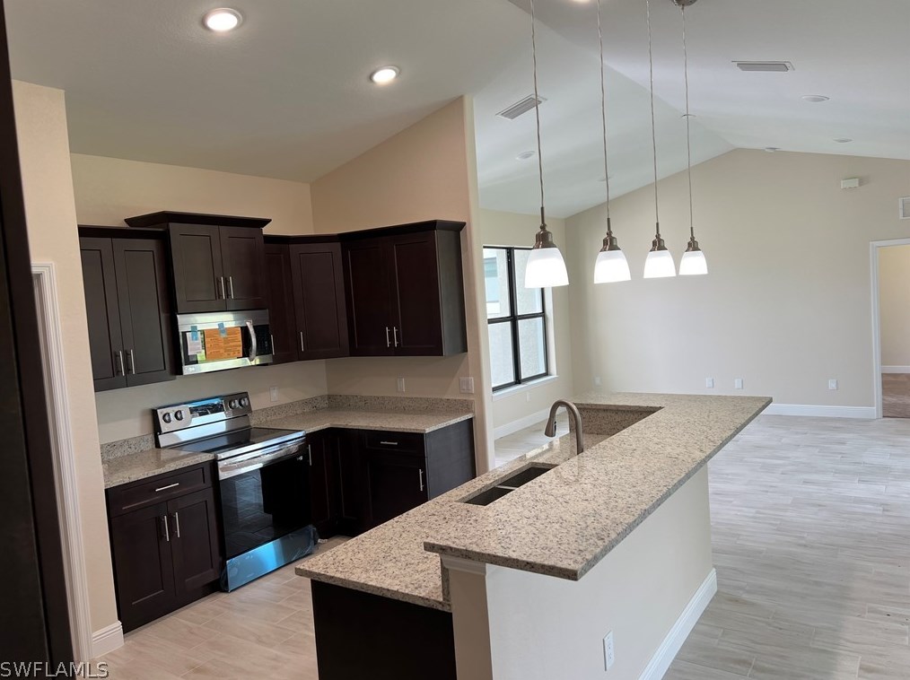 427 30th Ave, Cape Coral, FL 33991-1143