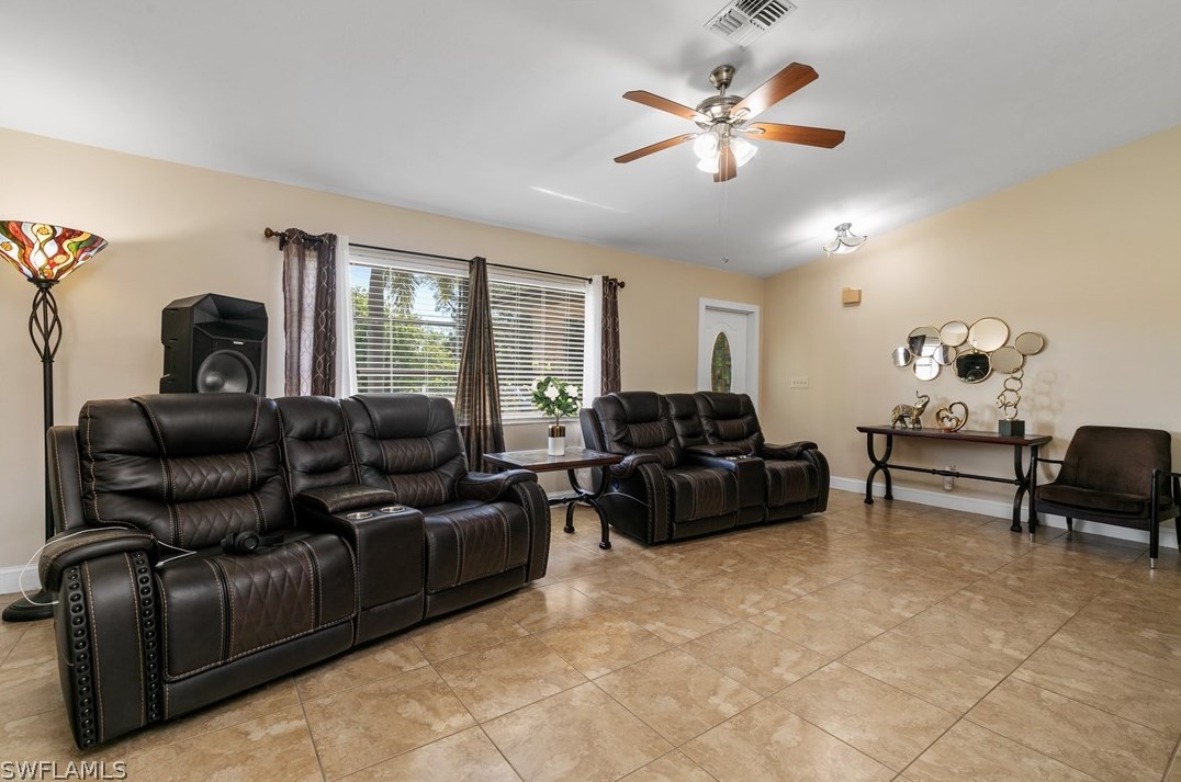 2620 2nd Ct, Cape Coral, FL 33914-4405