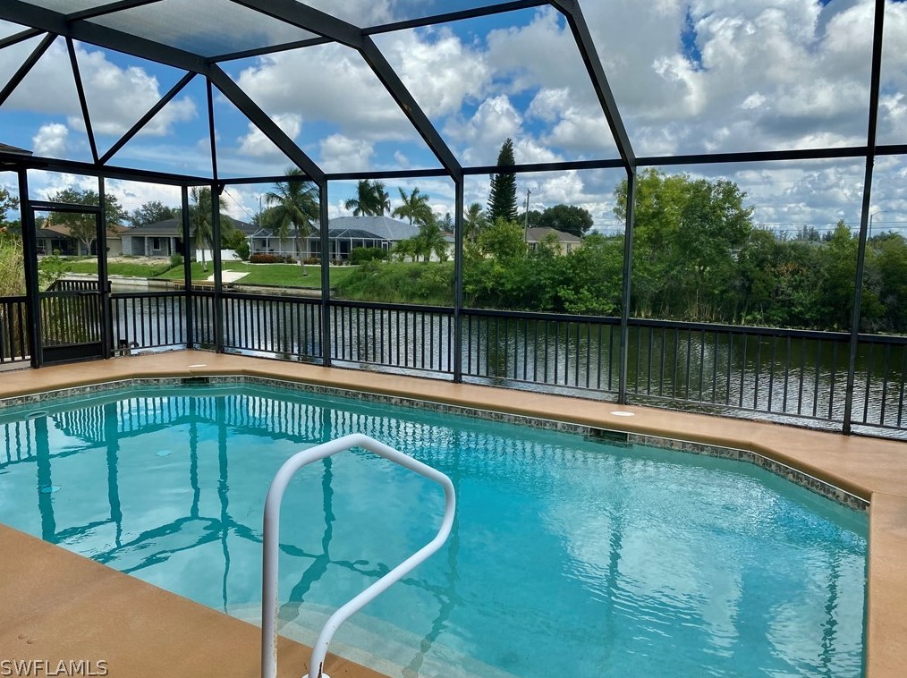 133 5th Ter, Cape Coral, FL 33909-1917