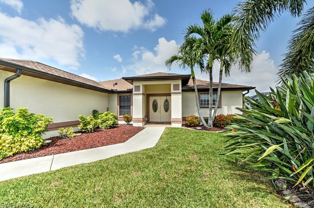 614 8th Pl, Cape Coral, FL 33990-1224